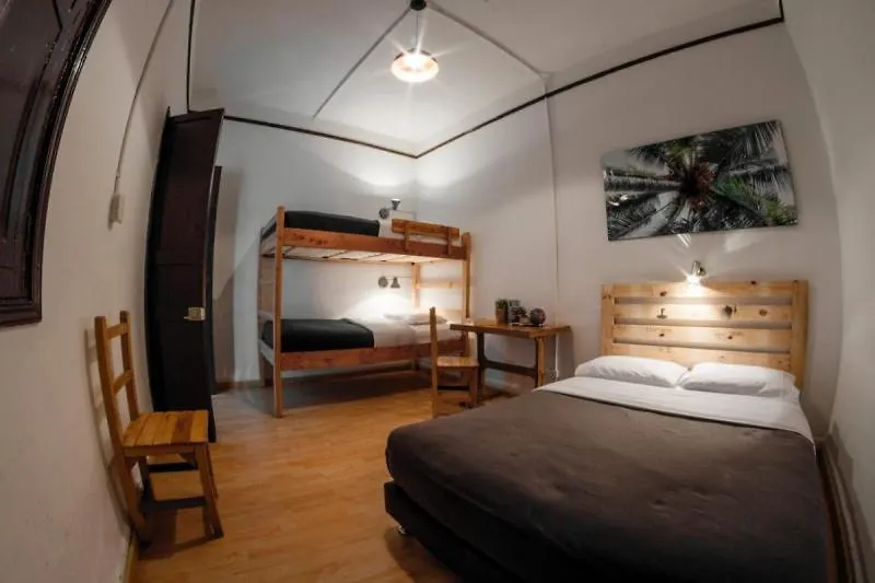 בוגוטה Explora Hostels קולומביה